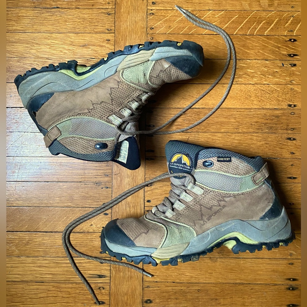 Women’s La Sportiva hiking boots FC Eco 3.2 GTX
